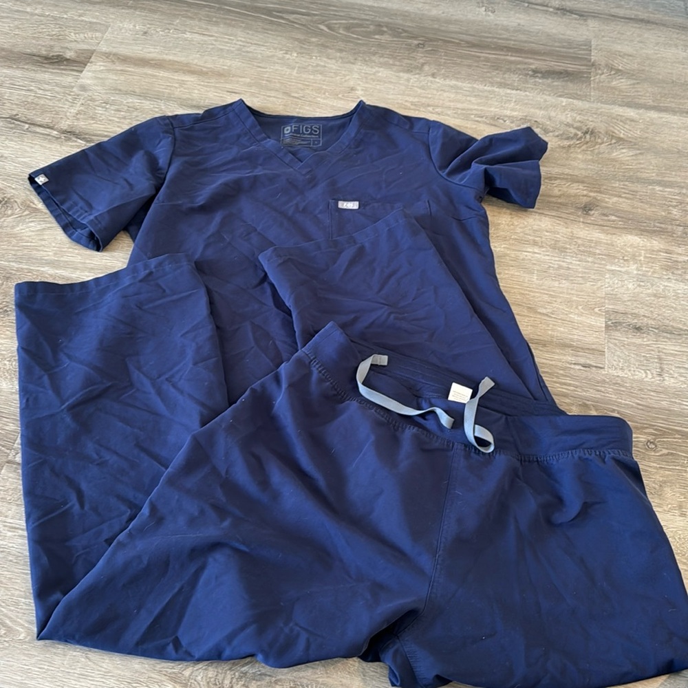FIGS Navy Blue Scrub Set